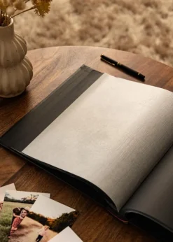 Black Line Maxi Album 30x33 cm (100 Sorte sider / 50 blade)