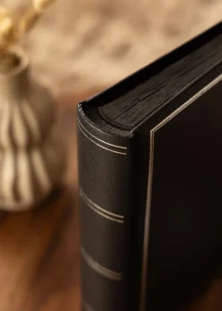 Black Line Maxi Album 30x33 cm (100 Sorte sider / 50 blade)