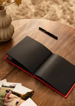 Fun Rød - 18x18 cm (30 Sorte sider)