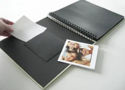 Fun Spiralalbum Rød - 30x30 cm (50 Sorte sider / 25 blade)