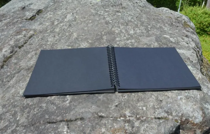 Fun Spiralalbum Sort - 30x30 cm (50 Sorte sider / 25 blade)