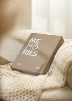 KAILA MEMORIES Grey/White - Coffee Table Photo Album (60 Sorte Sider / 30 Blade)