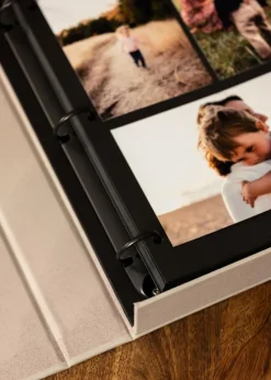 KAILA MEMORIES Grey/White - Coffee Table Photo Album (60 Sorte Sider / 30 Blade)