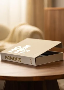 KAILA MOMENTS Creme - Coffee Table Photo Album (60 Sorte Sider / 30 Blade)