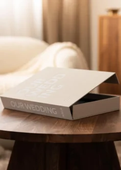 KAILA OUR WEDDING Creme - Coffee Table Photo Album (60 Sorte Sidor)