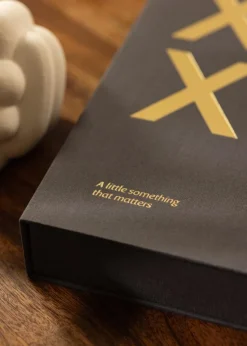 KAILA XOXO Black - Coffee Table Photo Album (60 Sorte Sider / 30 Blade)