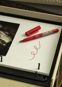 Pentel NMS50-B - rød albumpen - 0,8 mm