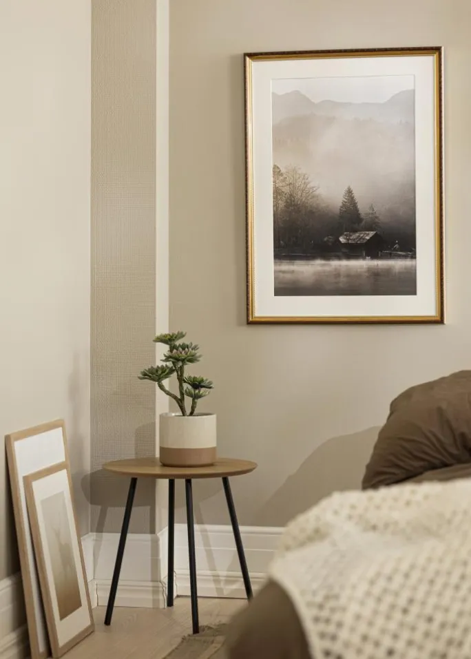 Ramme Abisko Guld 50x70 cm - Passepartout Hvid 42x59,4 cm (A2)