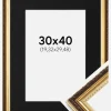 Ramme Abisko Guld 30x40 cm - Passepartout Sort 8x12 inches (20,32x30,48 cm)