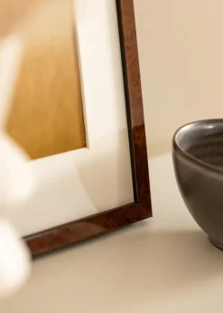 Ramme Ares valnød 40x40 cm - Passepartout Hvid 30x30 cm