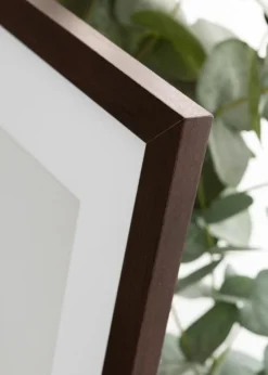 Ramme BGA Classic Valnød 70x70 cm - Passepartout Hvid 60x60 cm