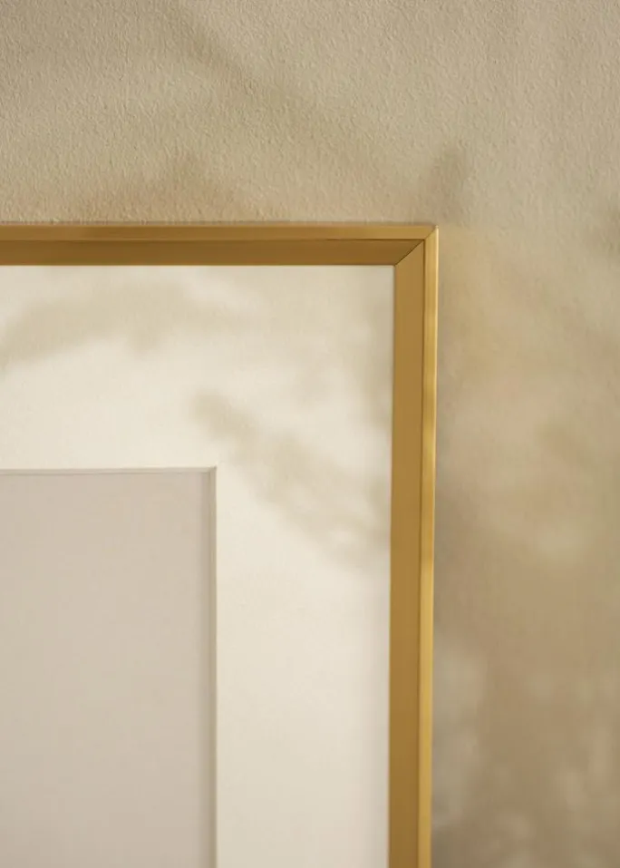 Ramme Desire Guld 50x70 cm - Passepartout Hvid 33x56 cm
