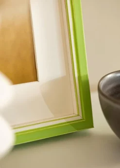 Ramme Diana lysegrøn 50x60 cm - Passepartout Hvid 42x50 cm
