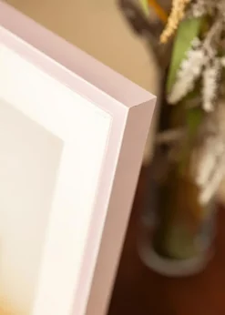 Ramme Diana lyserød 70x70 cm - Passepartout Hvid 60x60 cm
