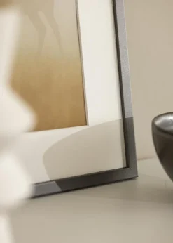 Ramme Edsbyn Grafit 20x20 cm - Passepartout Hvid 15x15 cm