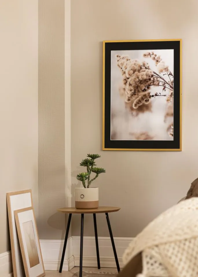 Ramme Edsbyn Guld 40x50 cm - Passepartout Sort 27x35 cm