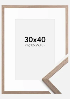 Ramme Edsbyn Lys Valnød 30x40 cm - Passepartout Hvid 8x12 inches