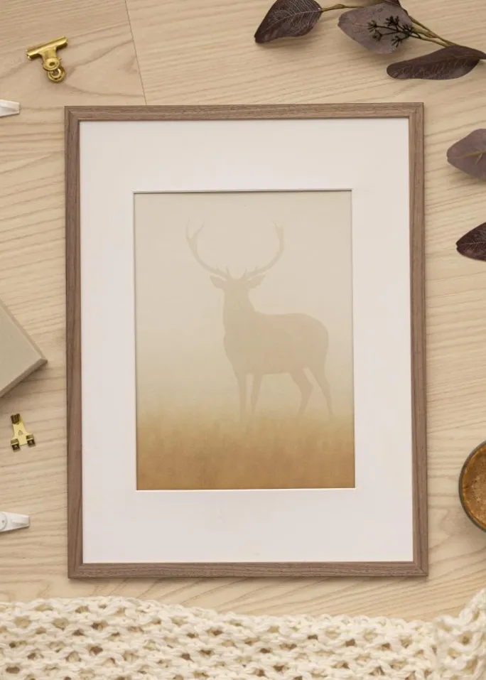 Ramme Edsbyn Lys Valnød 30x40 cm - Passepartout Hvid 8x12 inches