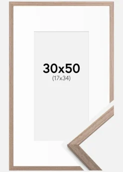 Ramme Edsbyn Lys Valnød 30x50 cm - Passepartout Hvid 18x35 cm