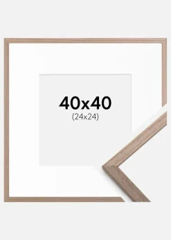Ramme Edsbyn Lys Valnød 40x40 cm - Passepartout Hvid 25x25 cm