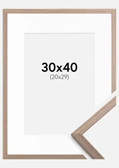 Ramme Edsbyn Lys Valnød 30x40 cm - Passepartout Hvid 21x30 cm