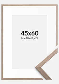 Ramme Edsbyn Lys Valnød 45x60 cm - Passepartout Hvid 12x18 inches