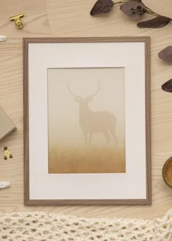 Ramme Edsbyn Lys Valnød 24x30 cm - Passepartout Hvid 6x8 inches