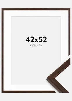 Ramme Edsbyn Valnød 42x52 cm - Passepartout Hvid 33x45 cm