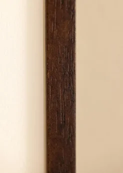 Ramme Edsbyn Valnød 28x36 cm - Passepartout Hvid 18x26 cm