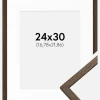 Ramme Edsbyn Valnød 24x30 cm - Passepartout Hvid 7x9 inches