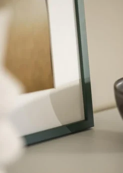 Ramme E-Line Grøn 50x70 cm - Passepartout Hvid 33x56 cm