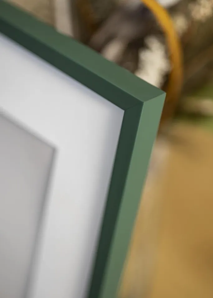 Ramme E-Line Grøn 70x100 cm - Passepartout Hvid 62x85 cm