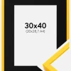 Ramme E-Line Gul 30x40 cm - Passepartout Sort 21x29,7 cm (A4)