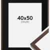 Ramme E-Line Valnød 40x50 cm - Passepartout Sort 30x40 cm