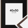 Ramme E-Line Valnød 40x50 cm - Passepartout Sort 28x35 cm