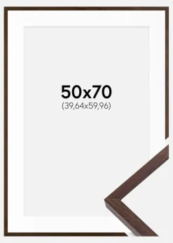 Ramme E-Line Valnød 50x70 cm - Passepartout Hvid 16x24 inches