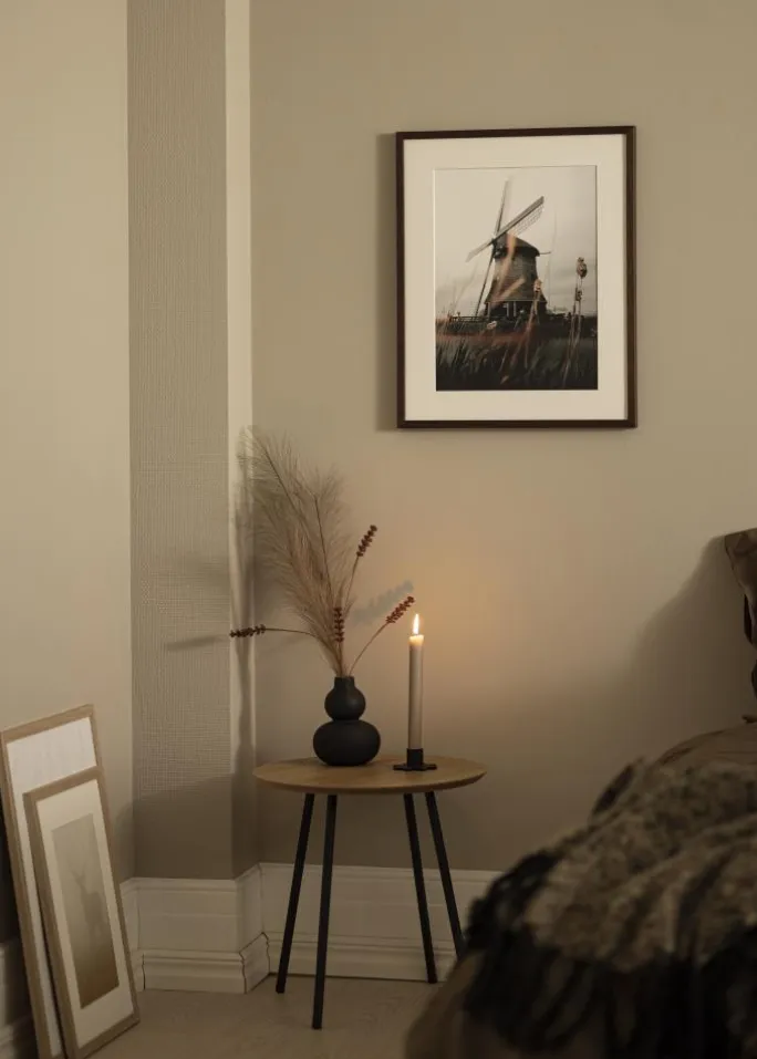 Ramme E-Line Valnød 70x100 cm - Passepartout Hvid 61x91,5 cm