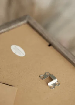 Ramme Fiorito Valnød 30x40 cm - Passepartout Hvid 21x29,7 cm (A4)