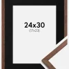 Ramme Galant Valnød 24x30 cm - Passepartout Sort 18x24 cm