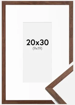 Ramme Galant Valnød 20x30 cm - Passepartout Hvid 10x20 cm