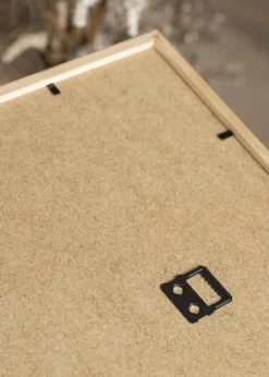 Ramme Galant Valnød 42x59,4 cm (A2) - Passepartout Sort 25x38 cm