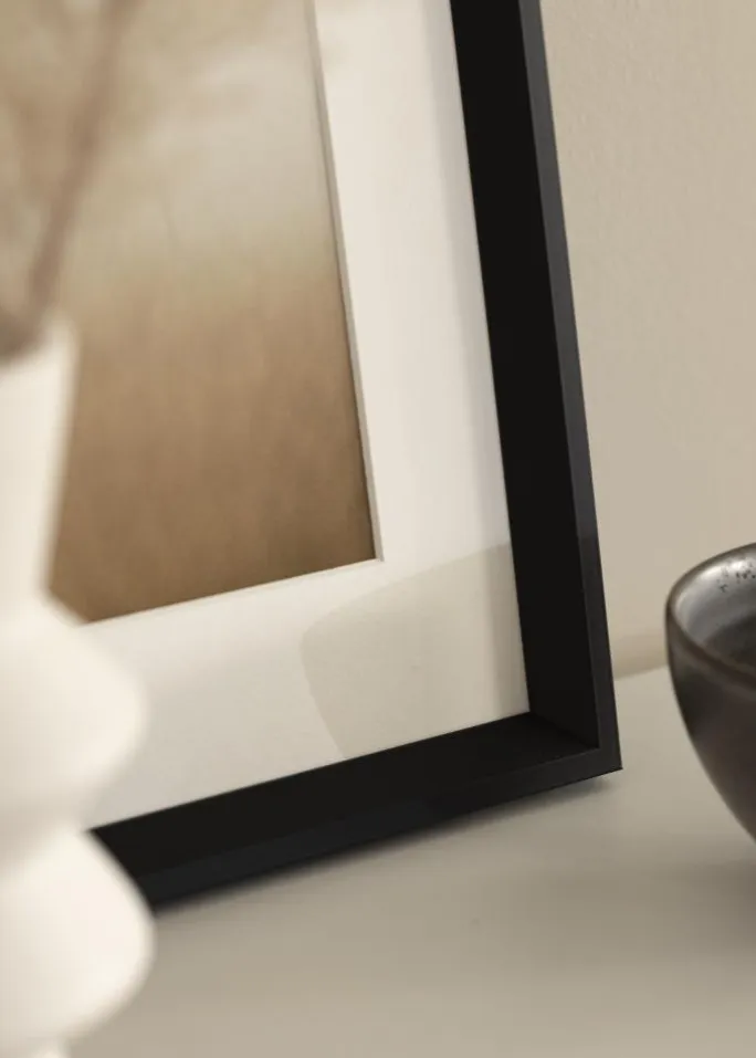 Ramme Globe Sort 30x40 cm - Passepartout Hvid 21x29,7 cm (A4)