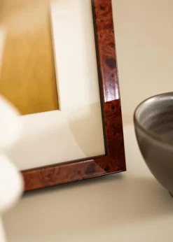 Ramme Hermes valnød 20x30 cm - Passepartout Hvid 15x22 cm