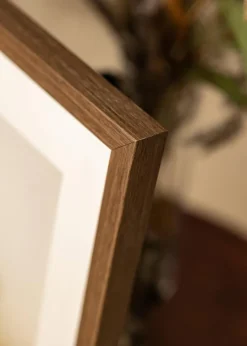 Ramme Hermes Valnød 20x20 cm - Passepartout Hvid 15x15 cm