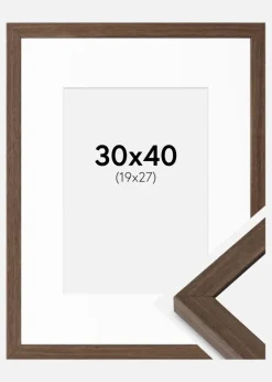 Ramme Hermes Valnød 30x40 cm - Passepartout Hvid 20x28 cm