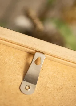 Ramme Hermes valnød 60x60 cm - Passepartout Hvid 45x45 cm