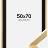 Ramme Selection Guld 50x70 cm - Passepartout Sort 42x59,4 cm (A2)