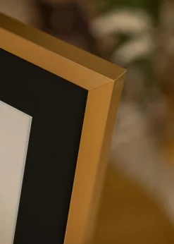 Ramme Selection Guld 70x100 cm - Passepartout Sort 62x93 cm