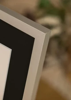 Ramme Selection Sølv 70x100 cm - Passepartout Sort 62x93 cm