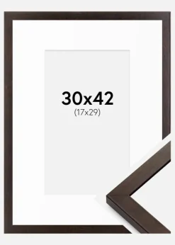 Ramme Selection Valnød 30x42 cm - Passepartout Hvid 18x30 cm